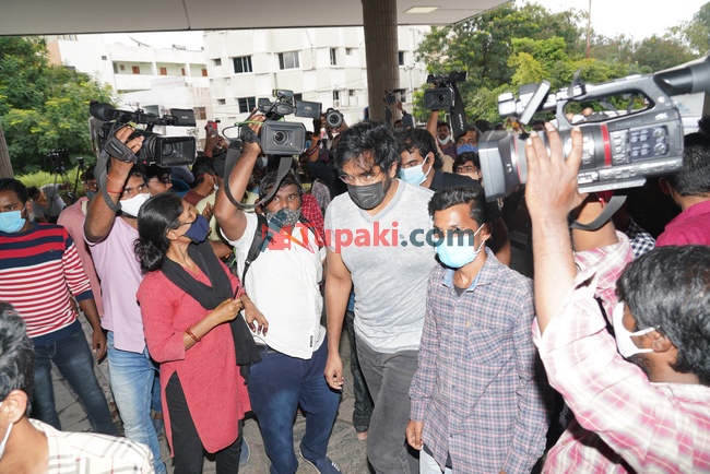 Actor Vishnu Manchu with wife at Apollo hospital for sai dharam tej